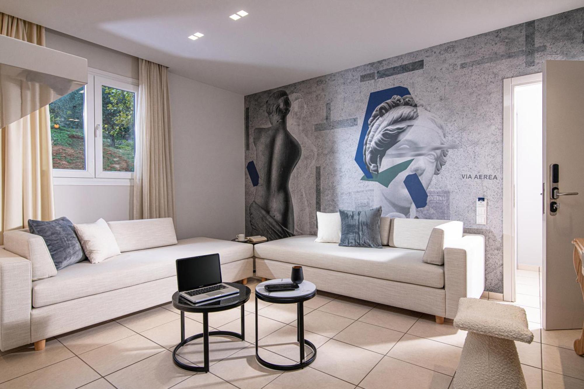 Family Suite,1534124785:JPEG